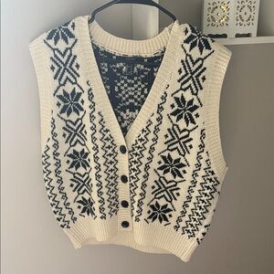 Forever 21 Black and Cream Patterned Sweater Vest